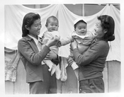 Evacuees mothers with their babies