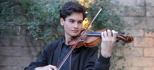 Timo Cruz Leyva playing violin
