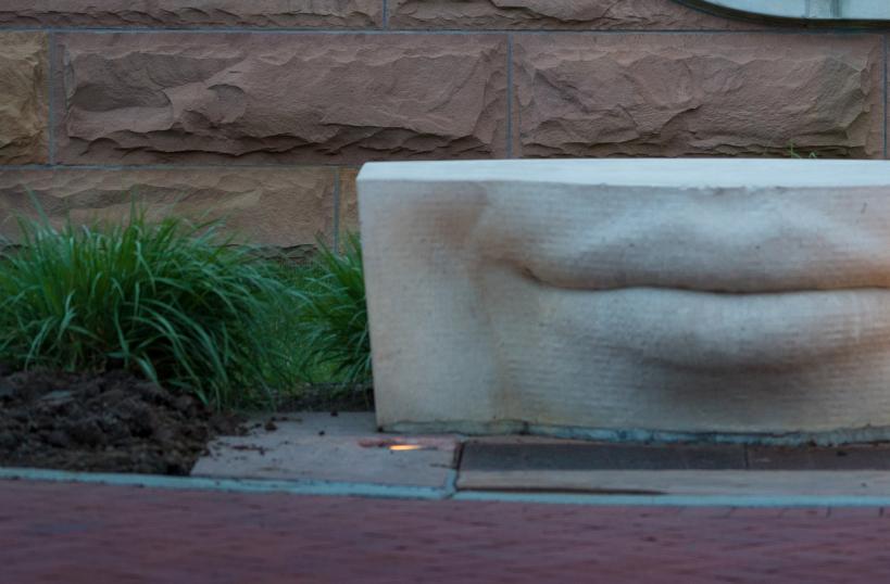 campus art concrete lips