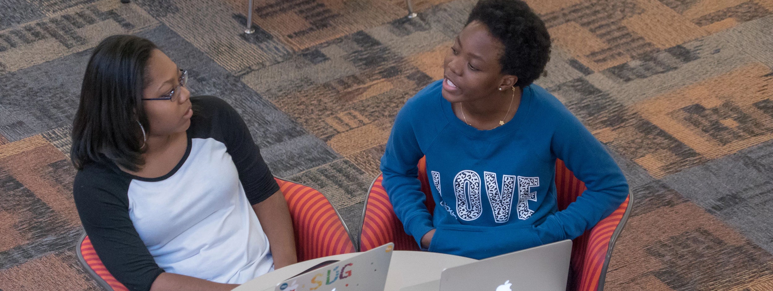 Students collaborate in the Anderson Academic Commons