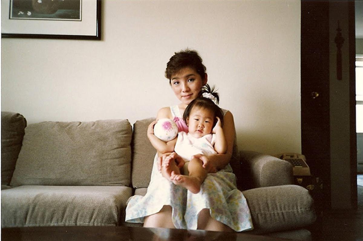 Jennifer Oh with her mom