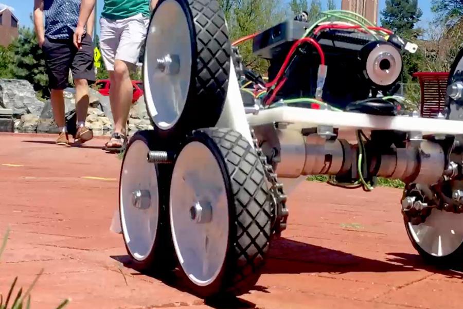 Student-made machine on campus