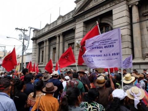 Protesters seeking electoral reforms in front of the Guatemalan Congress in 2015